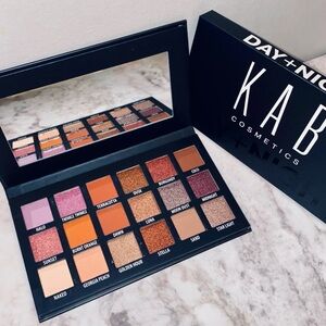 KAB Day + Night Eyeshadow Palette, 18 Shades, BNIB (RDBIN)